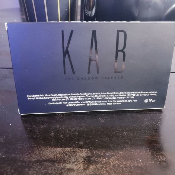 🌟HOSTPICK🌟KAB Cosmetics Day+Night Eyeshadow pallet - Picture 5 of 11